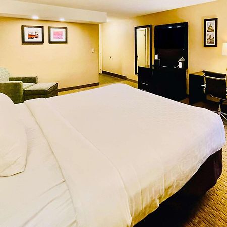 Clarion Inn & Suites Evansville Eksteriør bilde