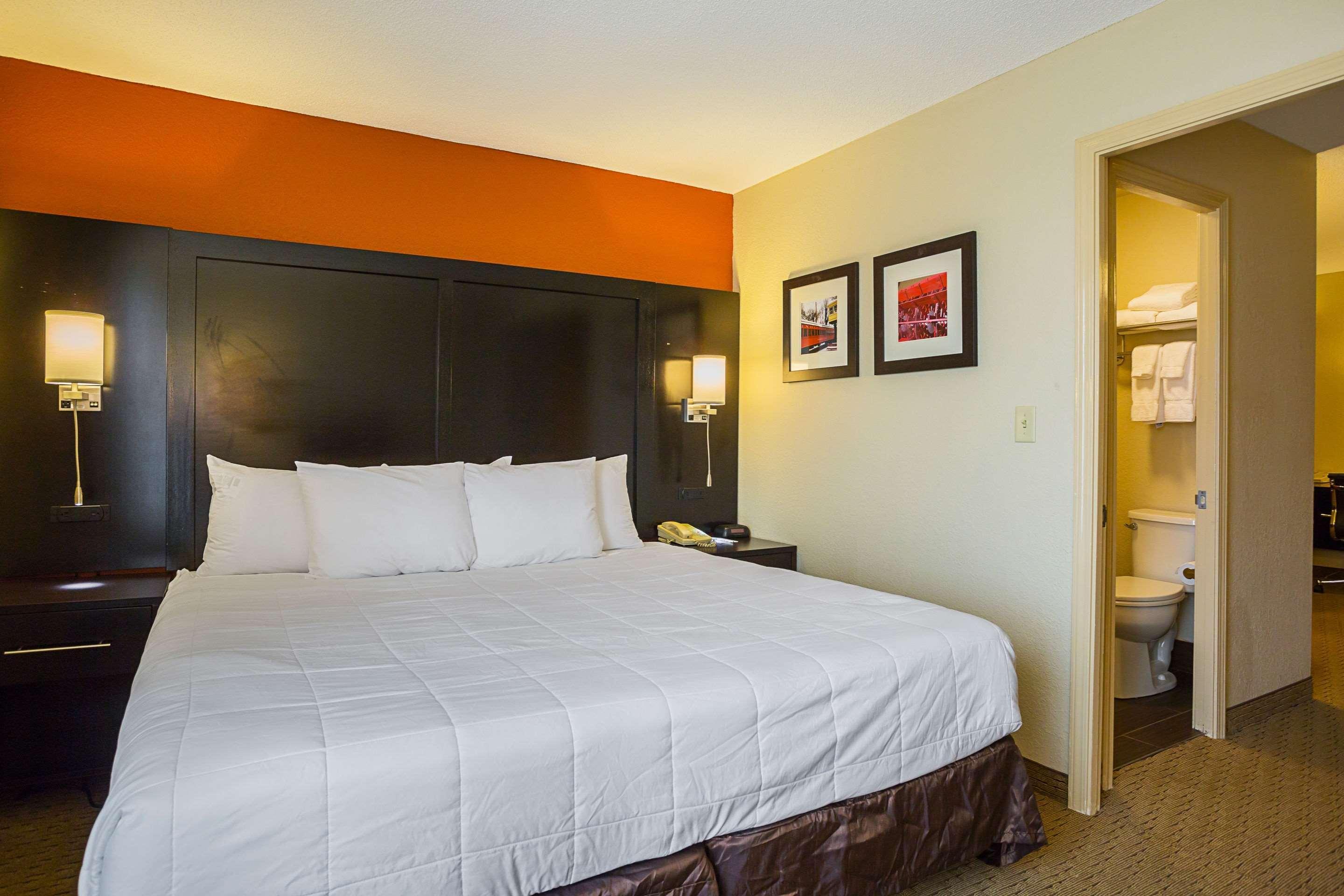 Clarion Inn & Suites Evansville Eksteriør bilde