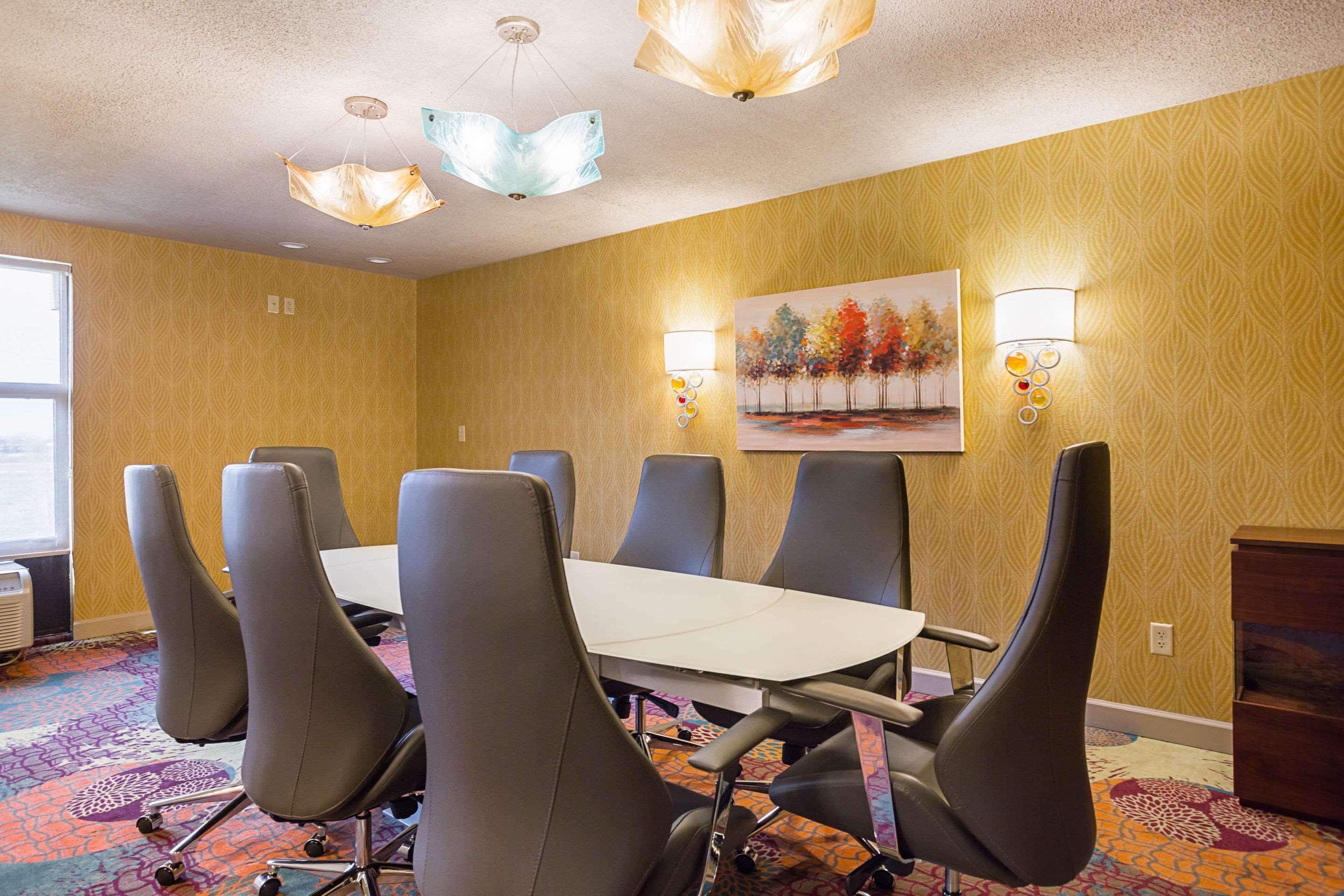 Clarion Inn & Suites Evansville Eksteriør bilde