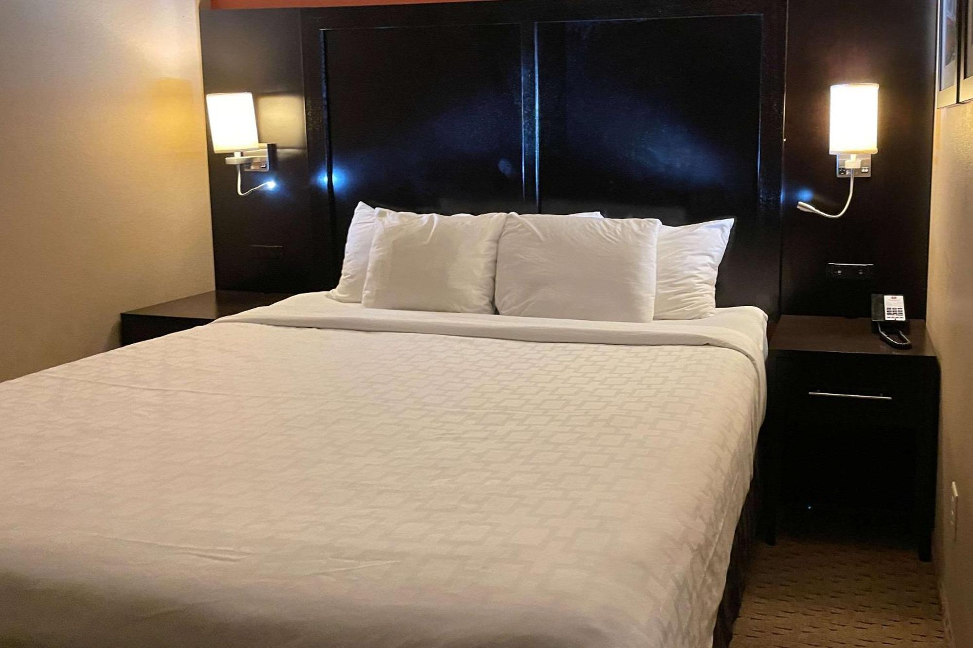 Clarion Inn & Suites Evansville Eksteriør bilde