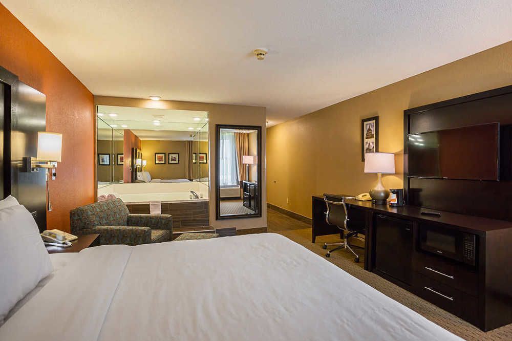 Clarion Inn & Suites Evansville Eksteriør bilde